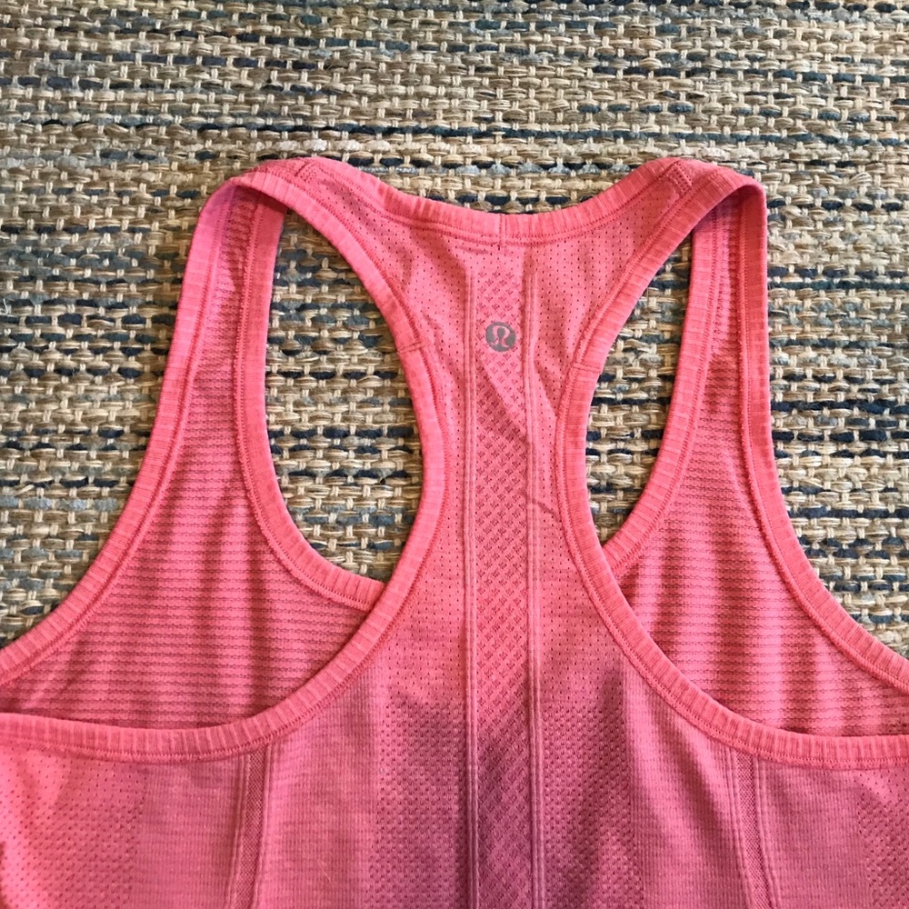 EUC lululemon racerback workout tank - Picture 2 of 3